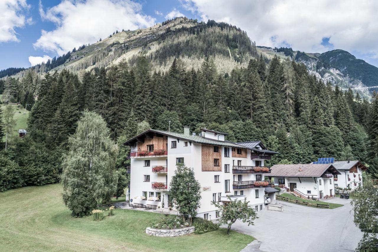 Vera Monti Hotel Holzgau Exterior photo