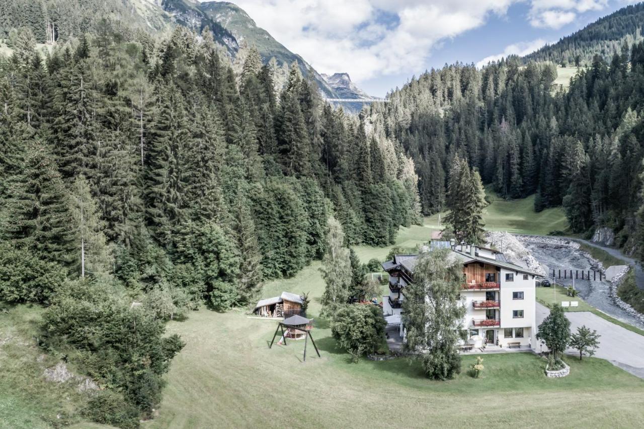 Vera Monti Hotel Holzgau Exterior photo